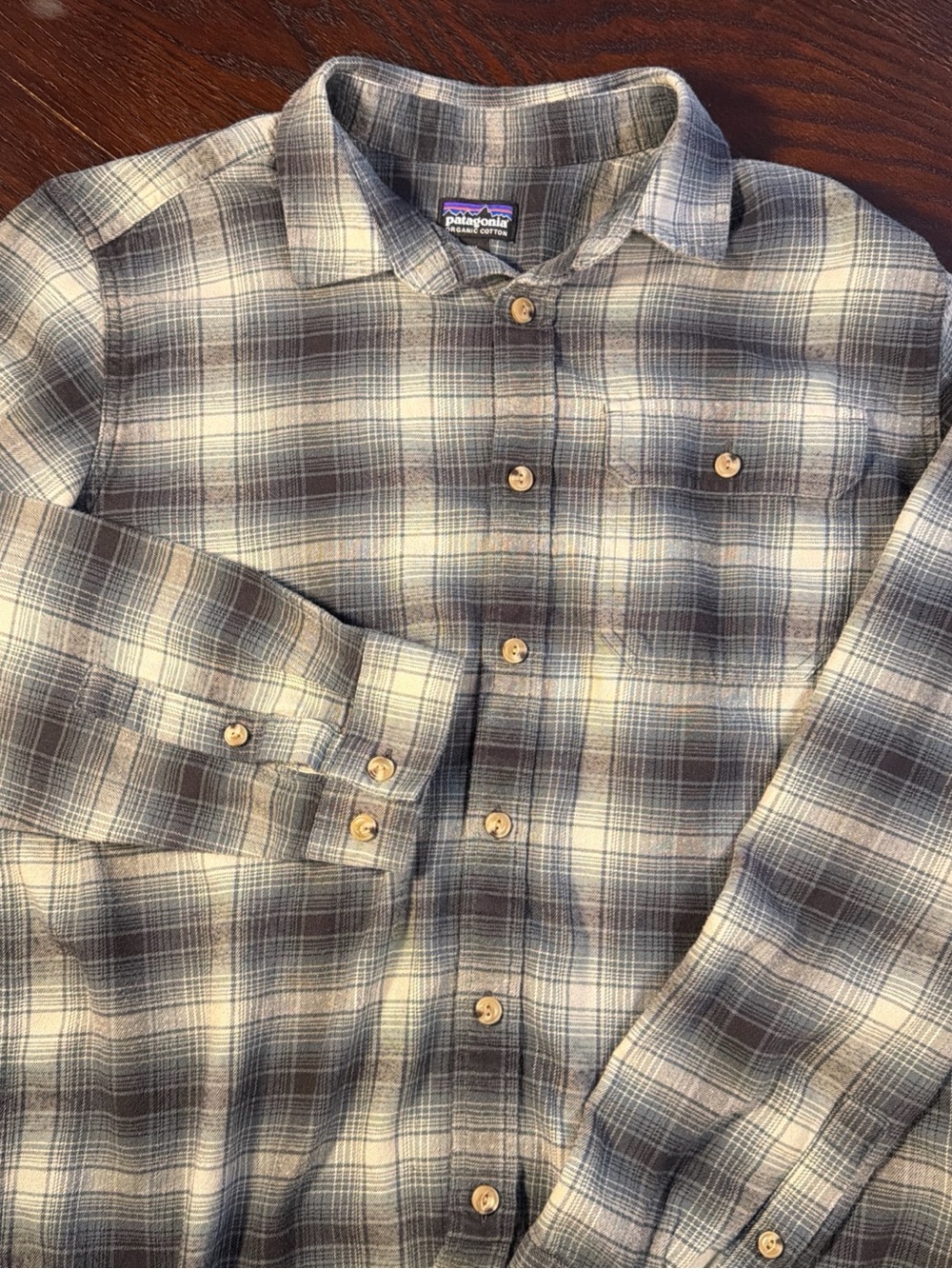 Patagonia Organic Cotton Long Sleeve Fjord Flannel Shirt Gray Plaid Men's Size M